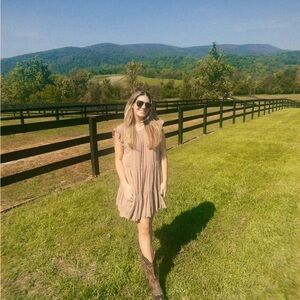 Meet your Posher, Ava